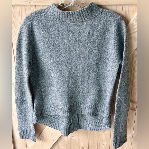 Moth Anthropologie Gray cardigan Sweater Size Medium - Picture 3 of 3